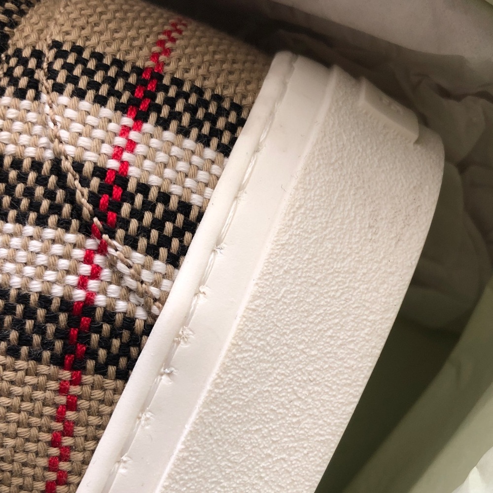 NWT Burberry Thompson Check Slip ons size 37 - Picture 13 of 14